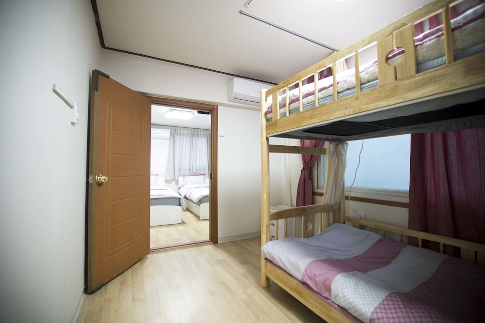 Jeong House 19/63