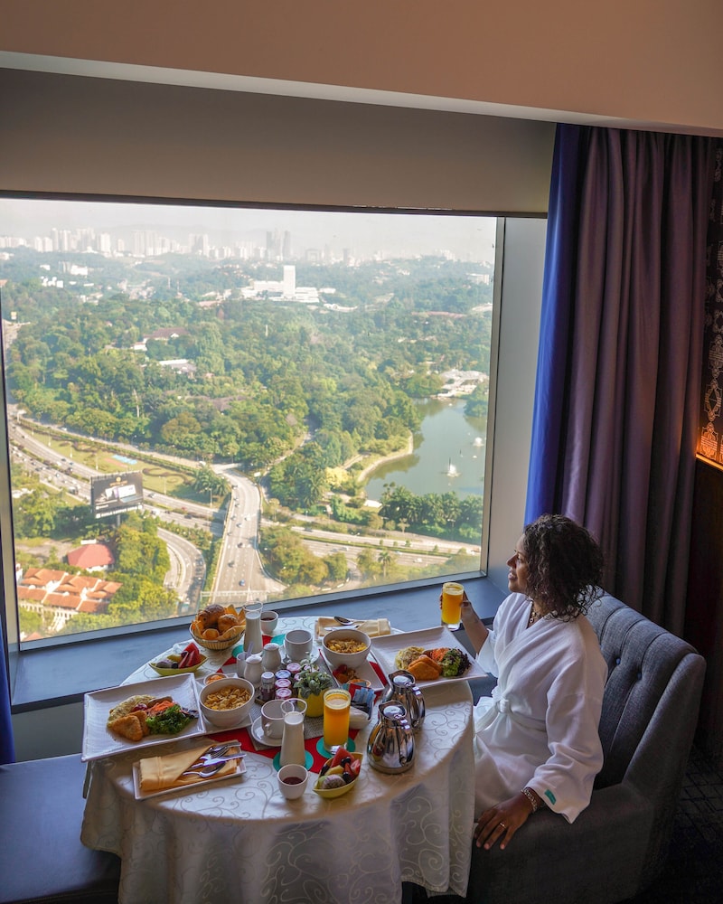 LE MERIDIEN KUALA LUMPUR 53/83