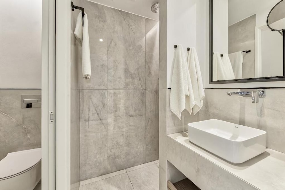Bitzaro Hotel 44/50