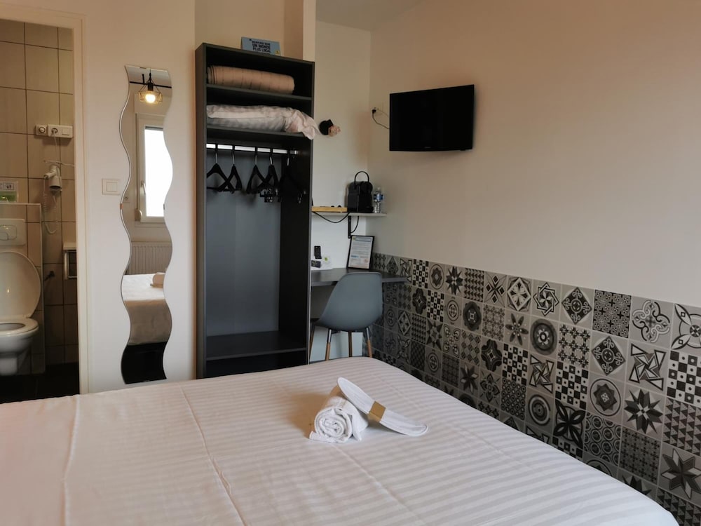 HOTEL LA HAIE DES VIGNES 17/68