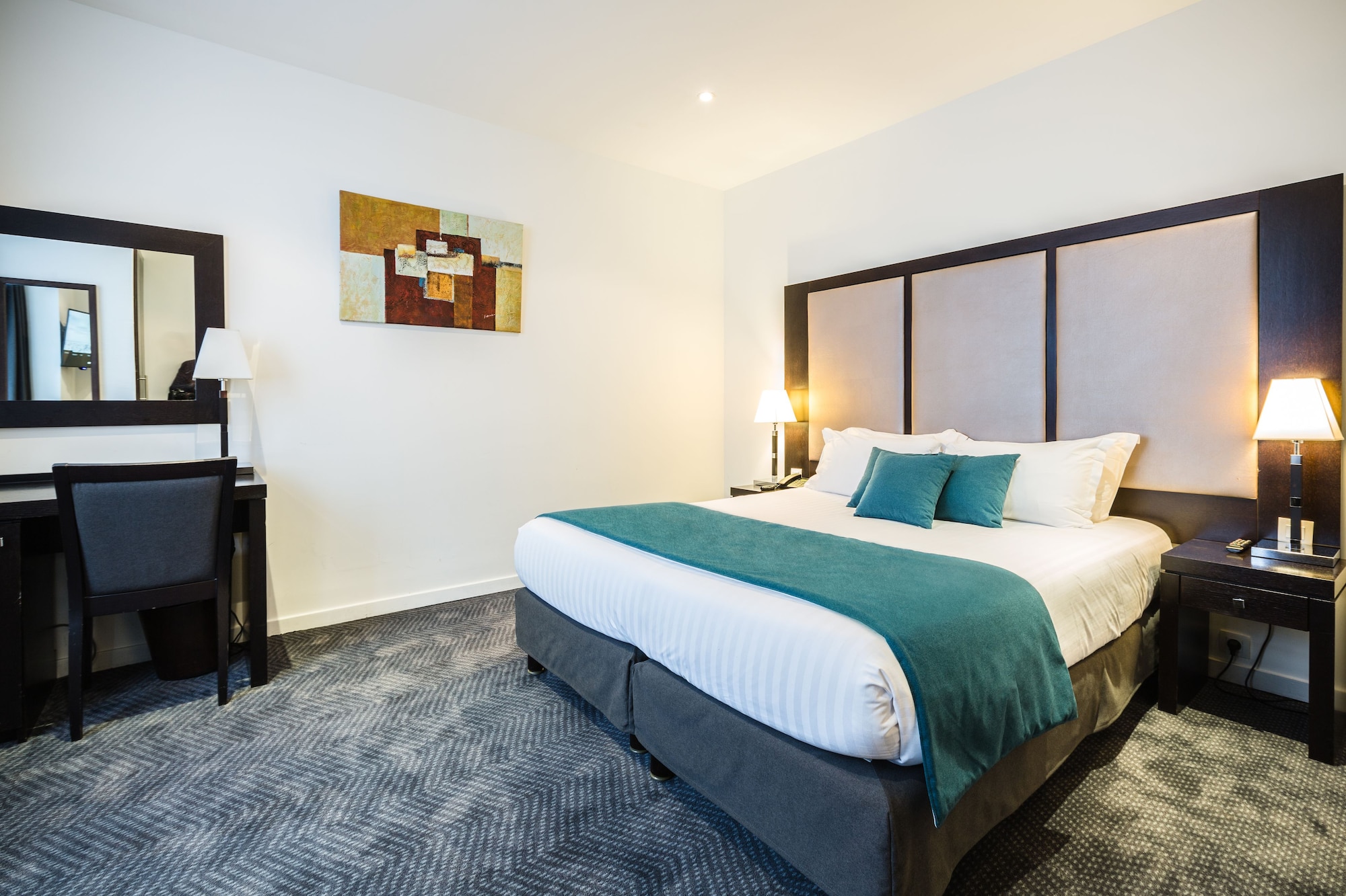 DELUXE, DOUBLE BED
