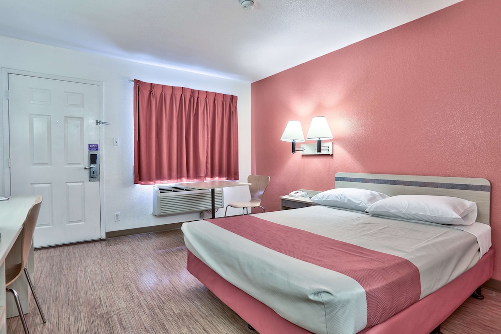 Motel6 Flagstaff, AZ - West - Woodland Village 16/50