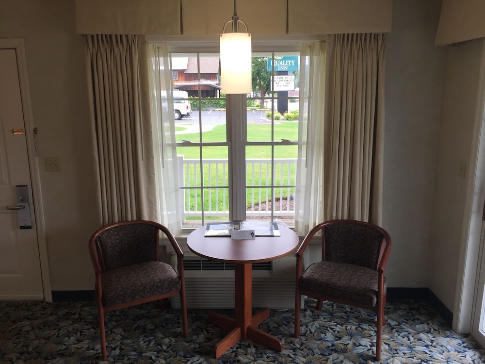 Quality Inn Lake George 27/38