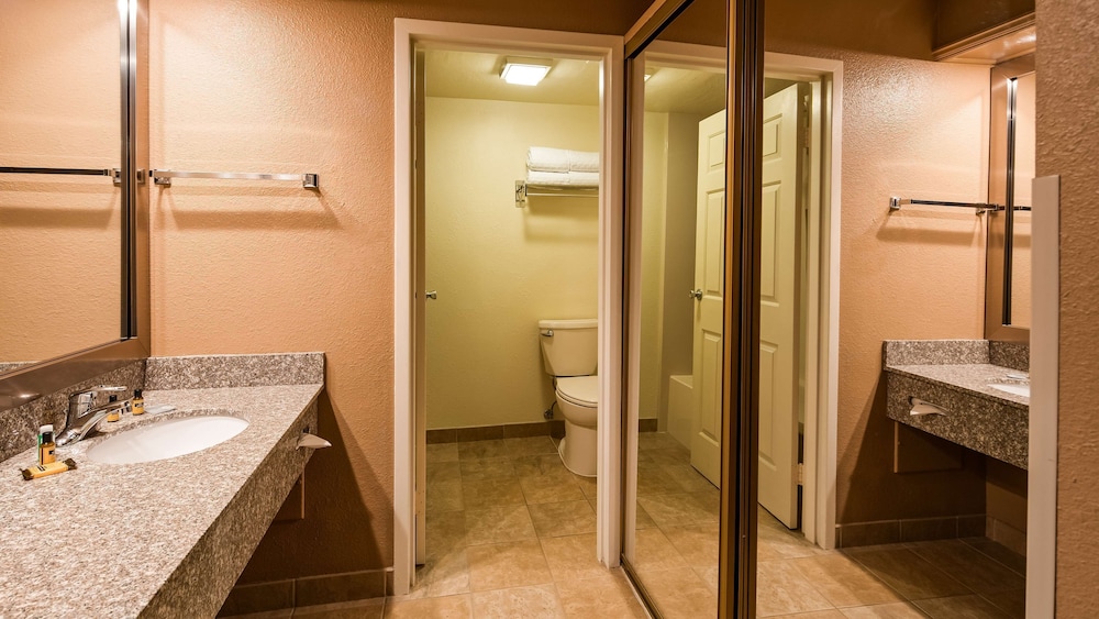 Best Western Plus Butte Plaza Inn 14/59