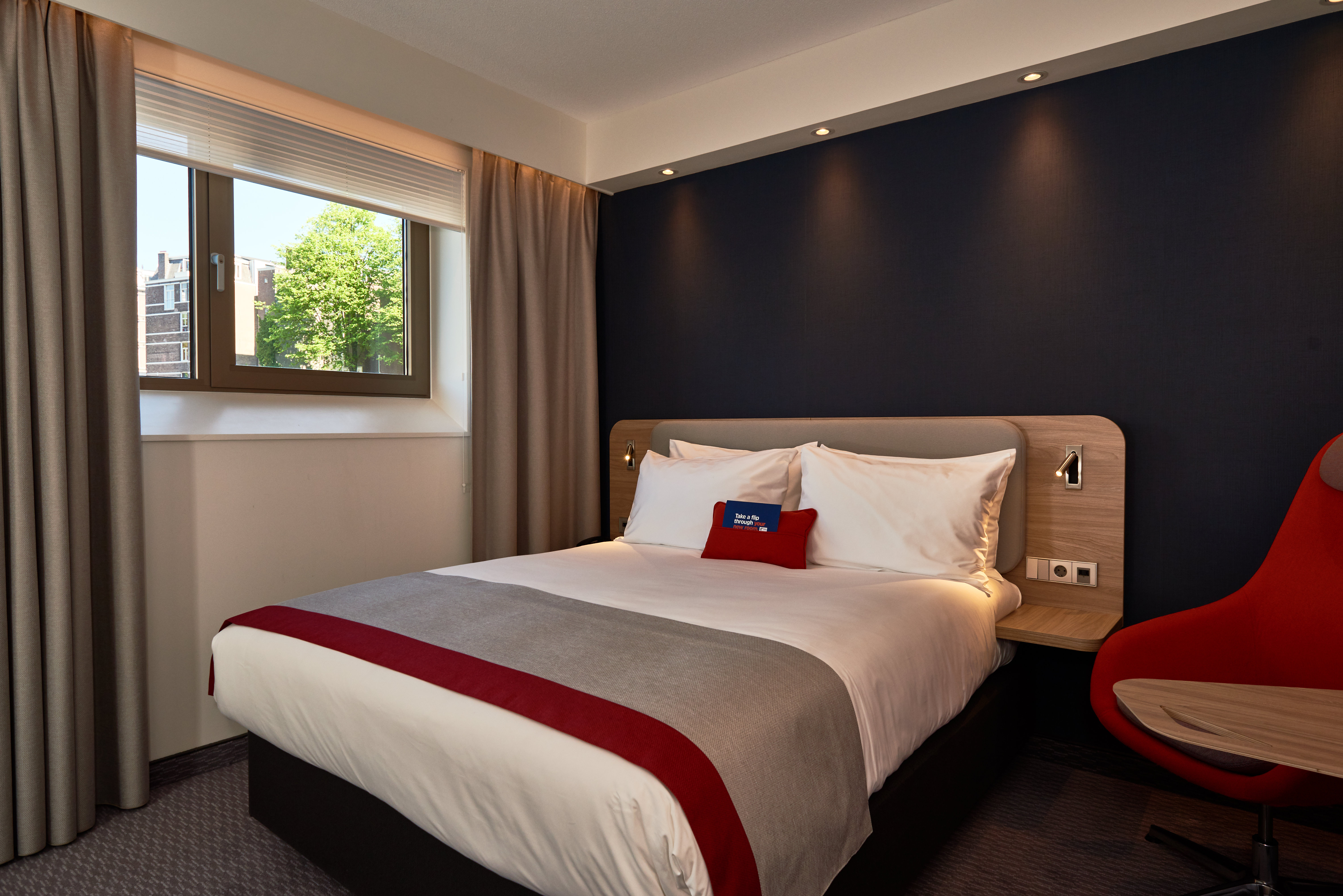 غرفة بسرير مزدوج بإطلالة على القناة، Holiday Inn Express Amsterdam - City Hall 4/6
