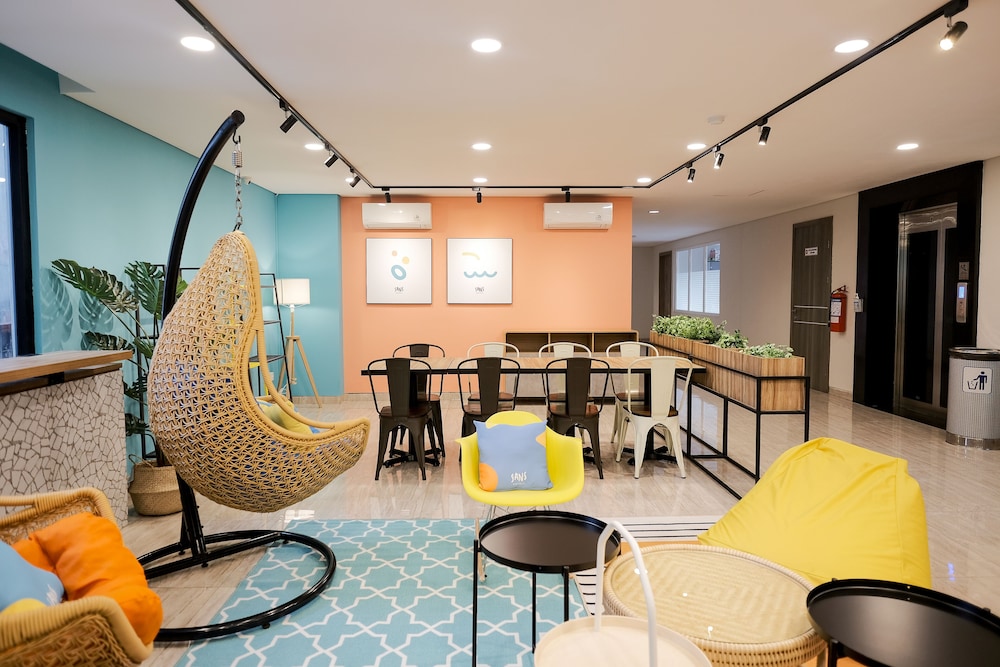 Sans Hotel Puri Indah Jakarta 49/62