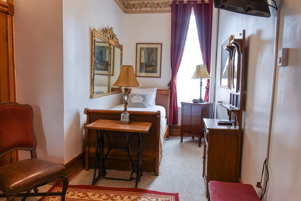 Delaware Hotel 10/49