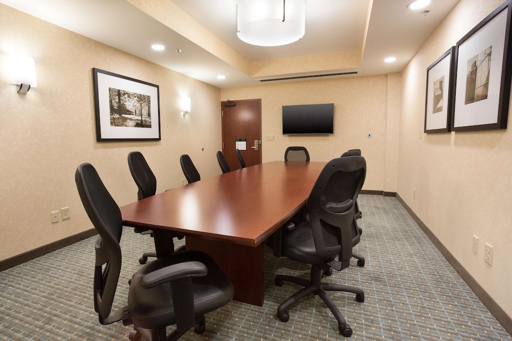 Drury Inn and Suites Burlington 34/44