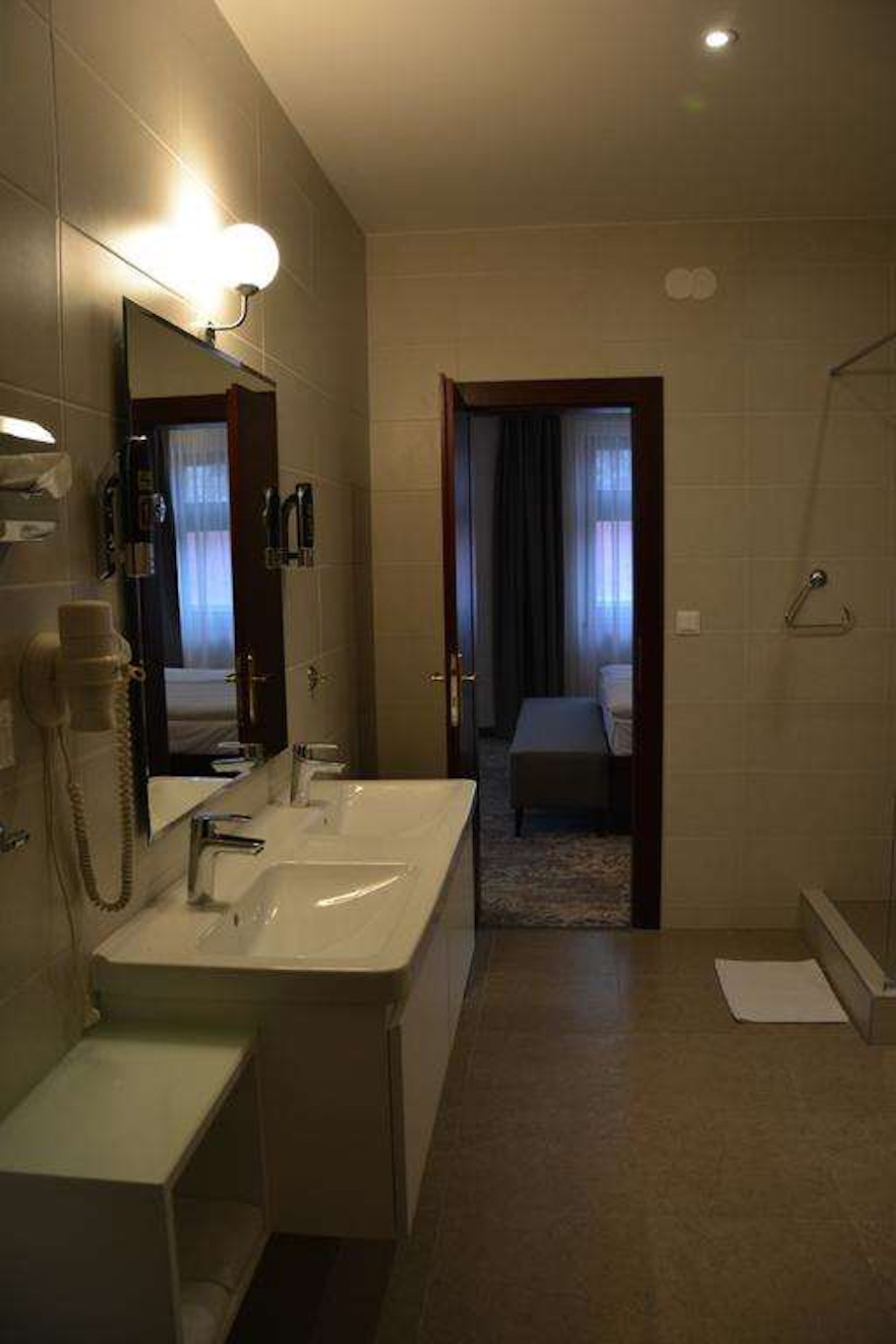 Kultura Hotel 49/49