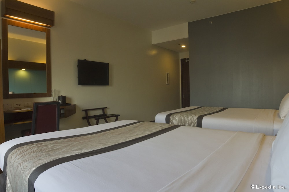 Microtel By Wyndham Up Technohub 13/29