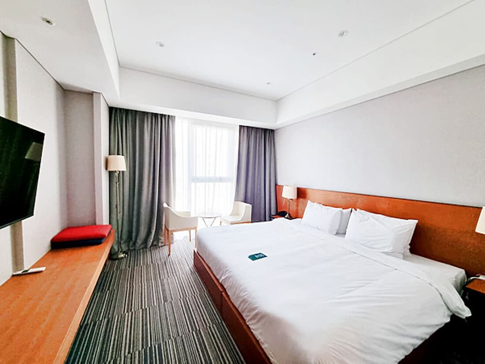 Golden Tulip Incheon Airport Hotel and Suites 21/63