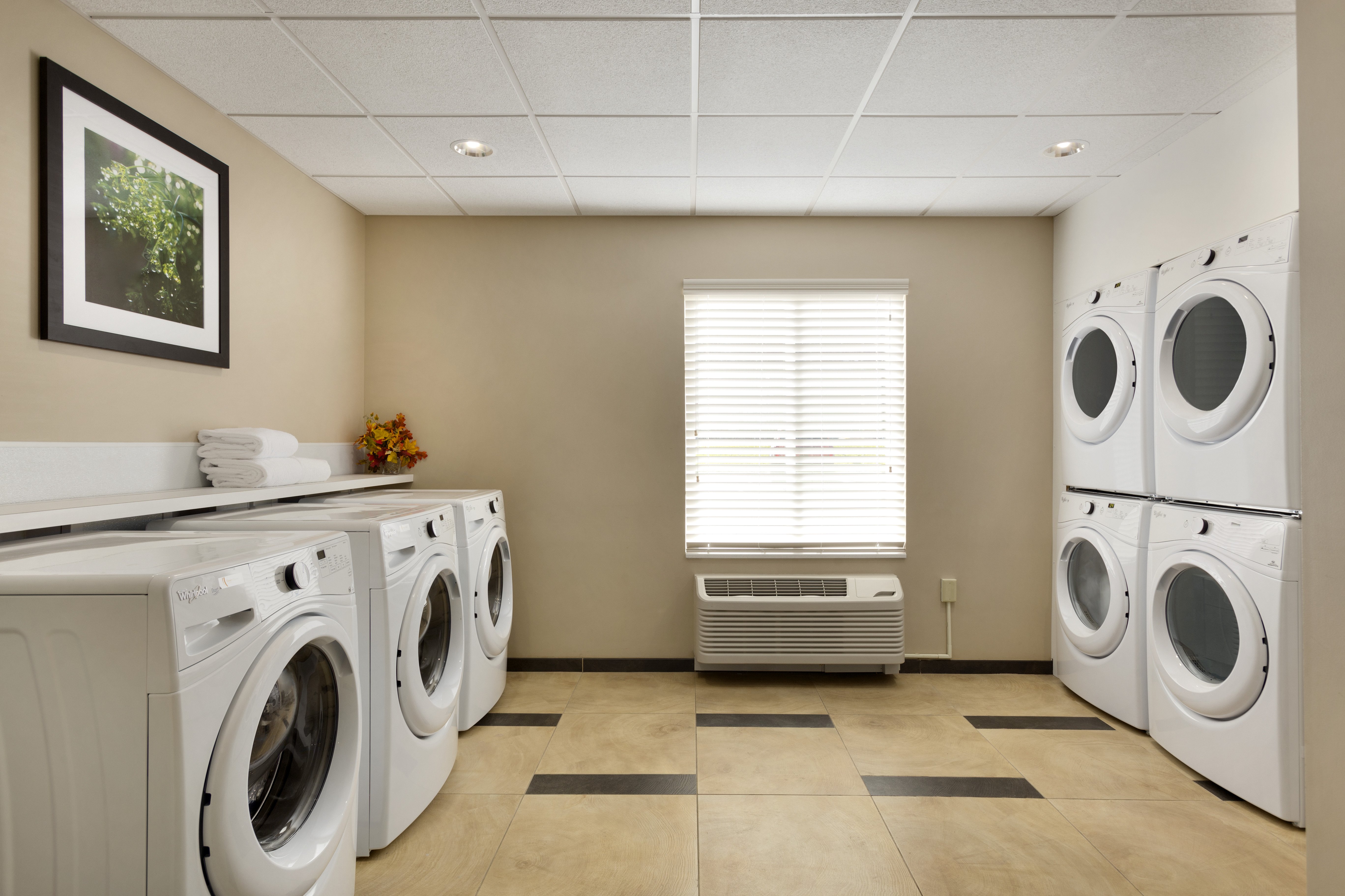CANDLEWOOD SUITES VESTAL - BINGHAMTON 25/43