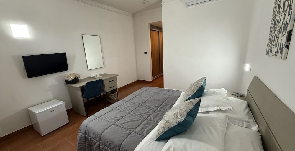 SUPERIOR, DOUBLE BED