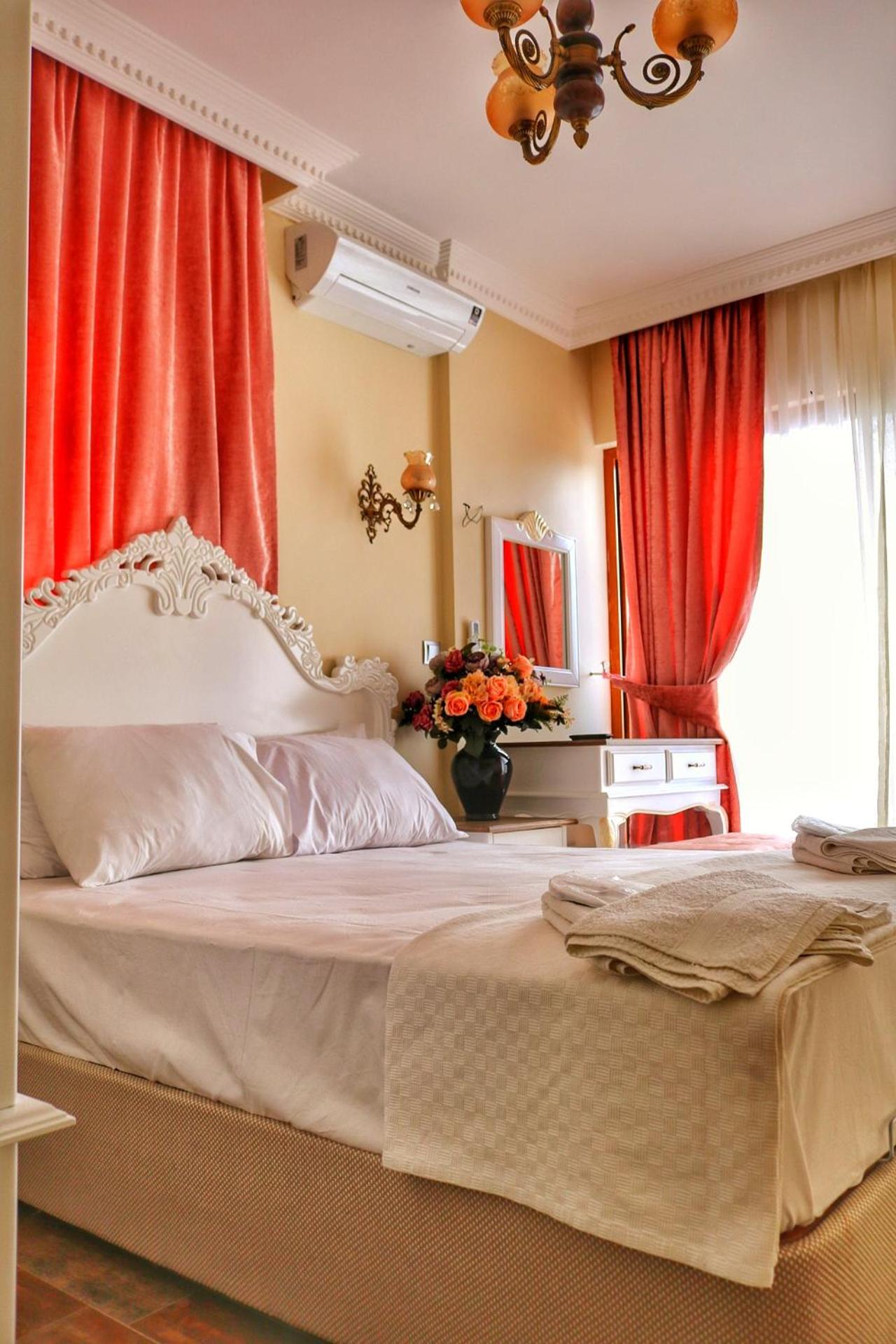 DELUXE, DOUBLE BED, SEA VIEW
