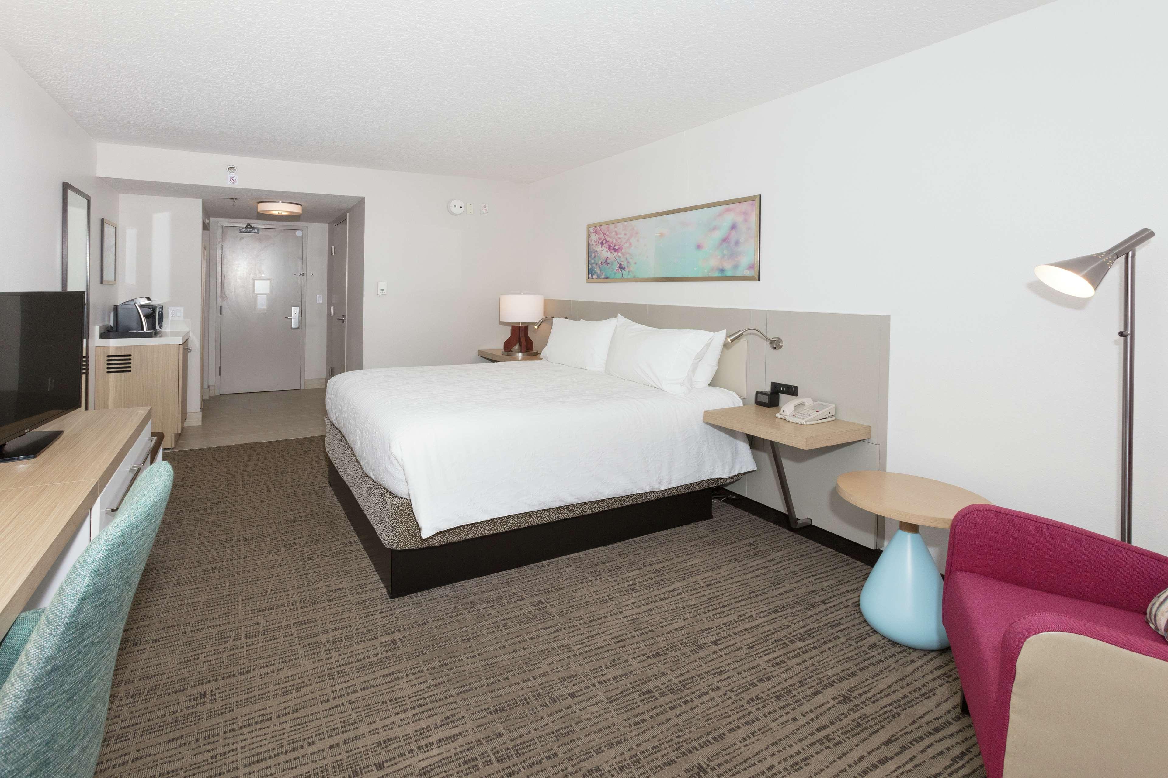 ROOM, KING BED, BATHTUB