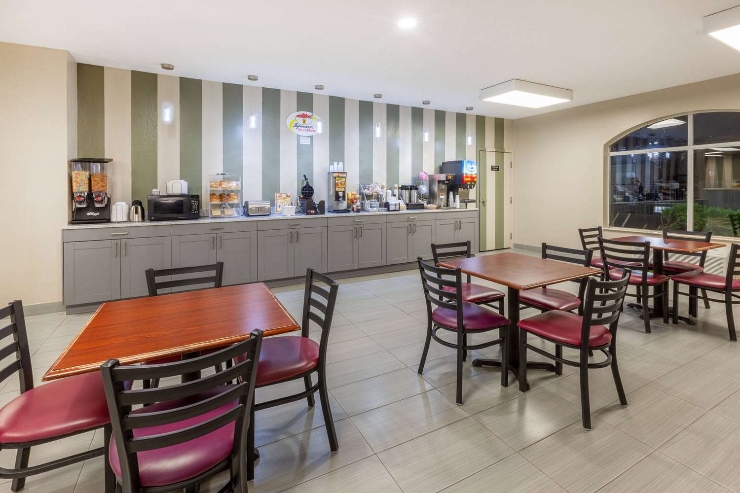 Baymont by Wyndham La Grange KY Southeast 25/37