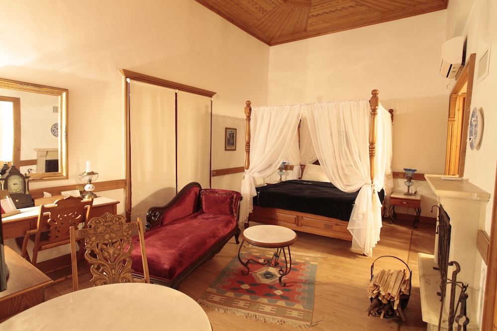 KERME OTTOMAN PALACE 30/68