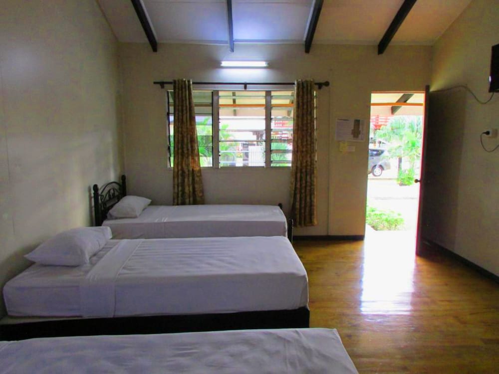 Wailoaloa Beach Resort Fiji 20/76