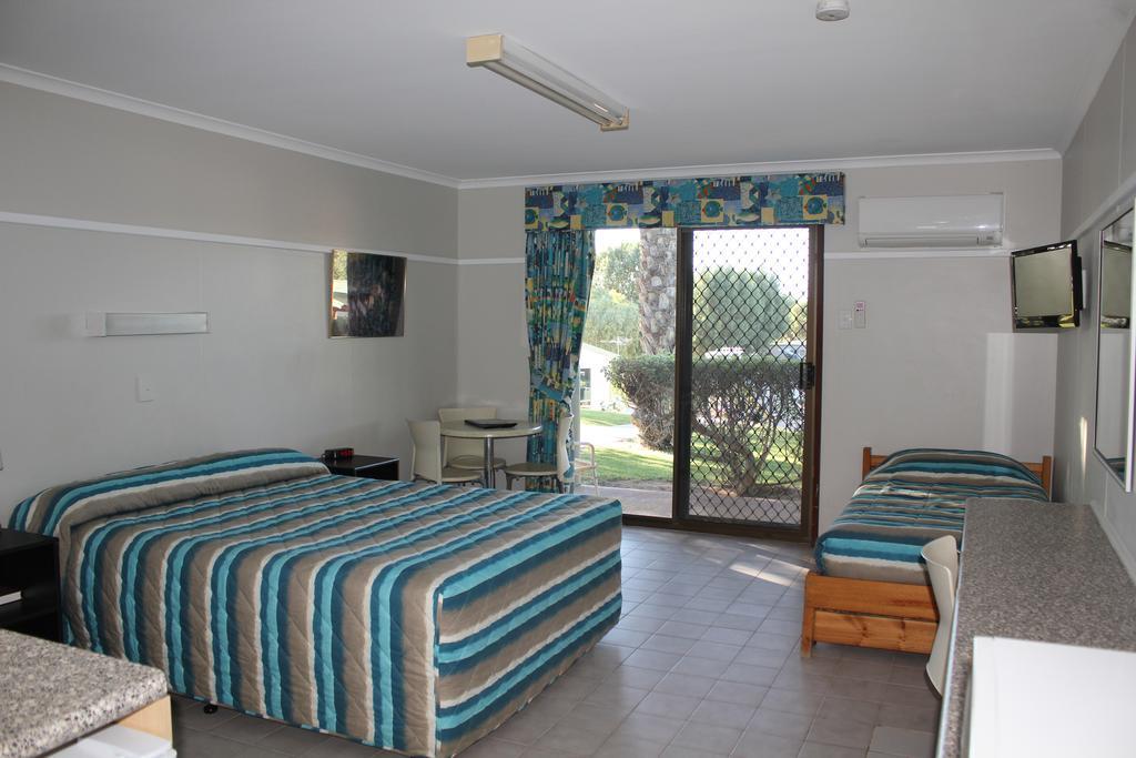 NINGALOO CORAL BAY 7/26