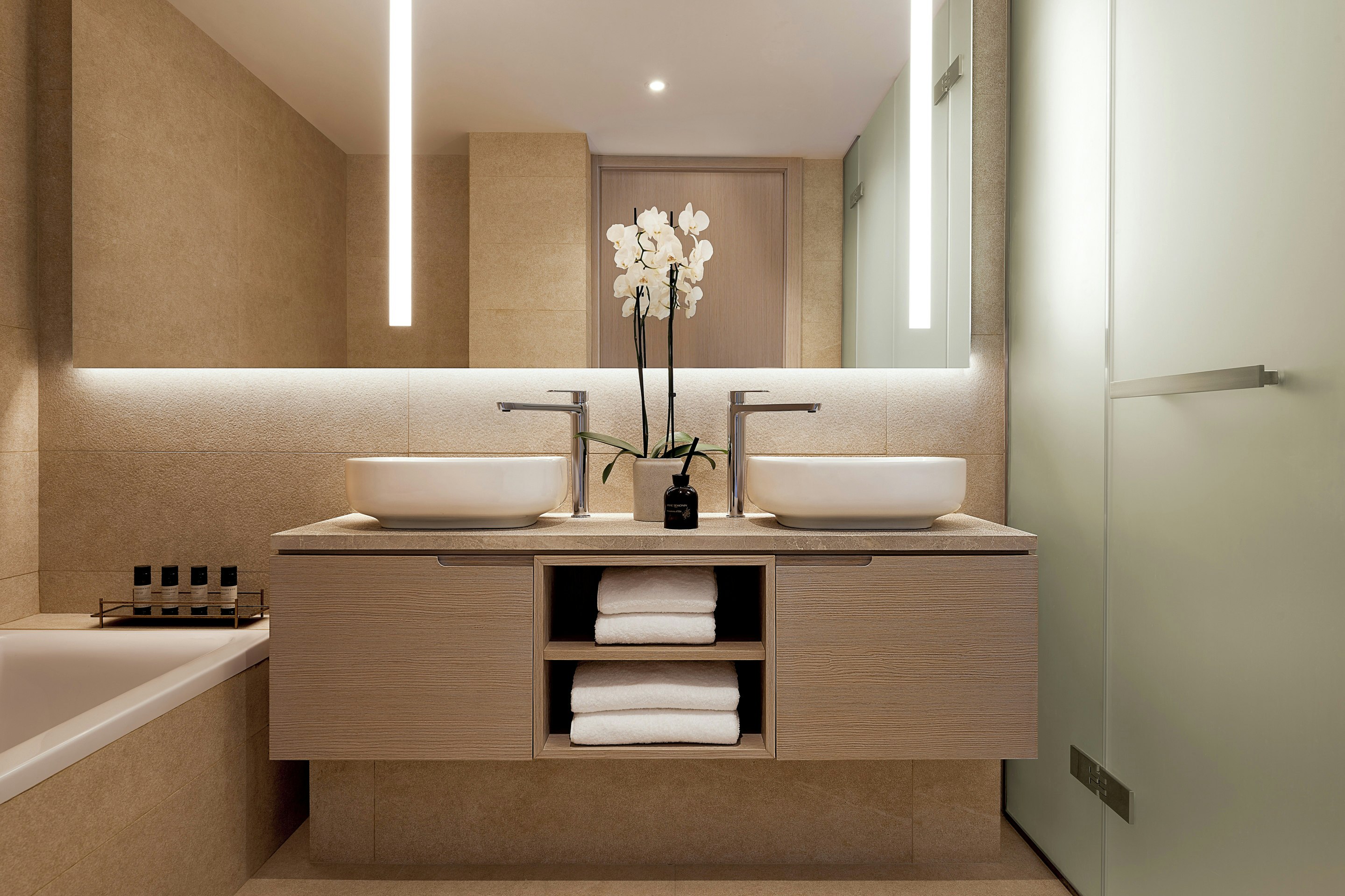 Superior, Double Bed, Lateral Side Sea View، Ikos Andalusia 2/3