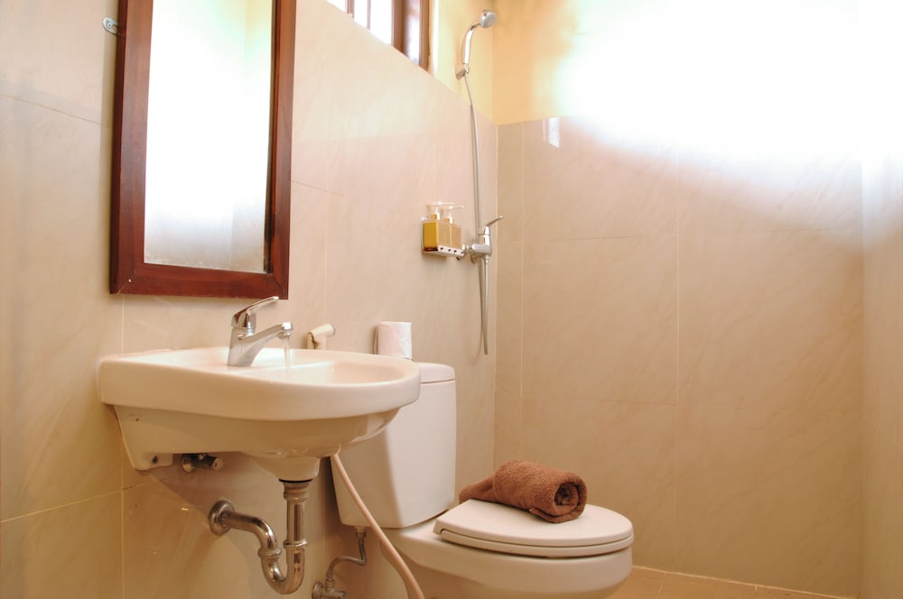 Bemo Corner Guest House 43/44