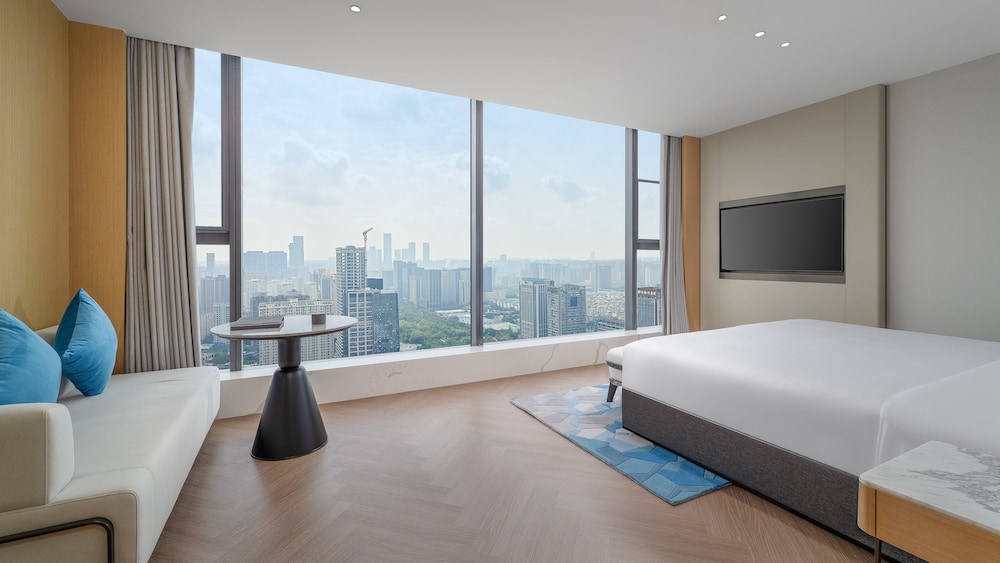 Smart, Fitness, Suite, King Bed