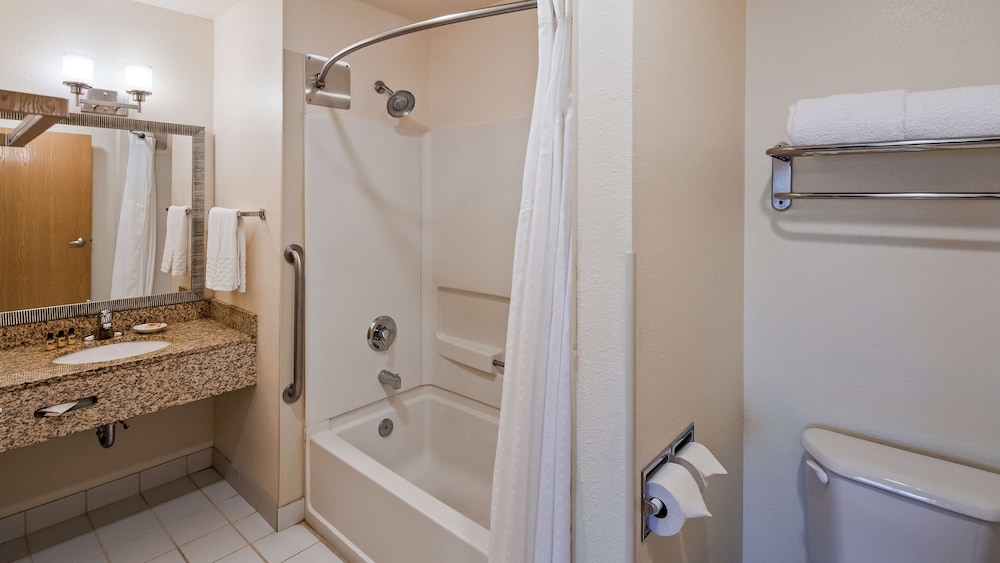 Best Western Plus Peoria 25/28