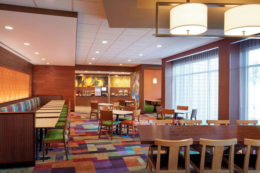 Fairfield Inn & Suites Niagara Falls 37/46