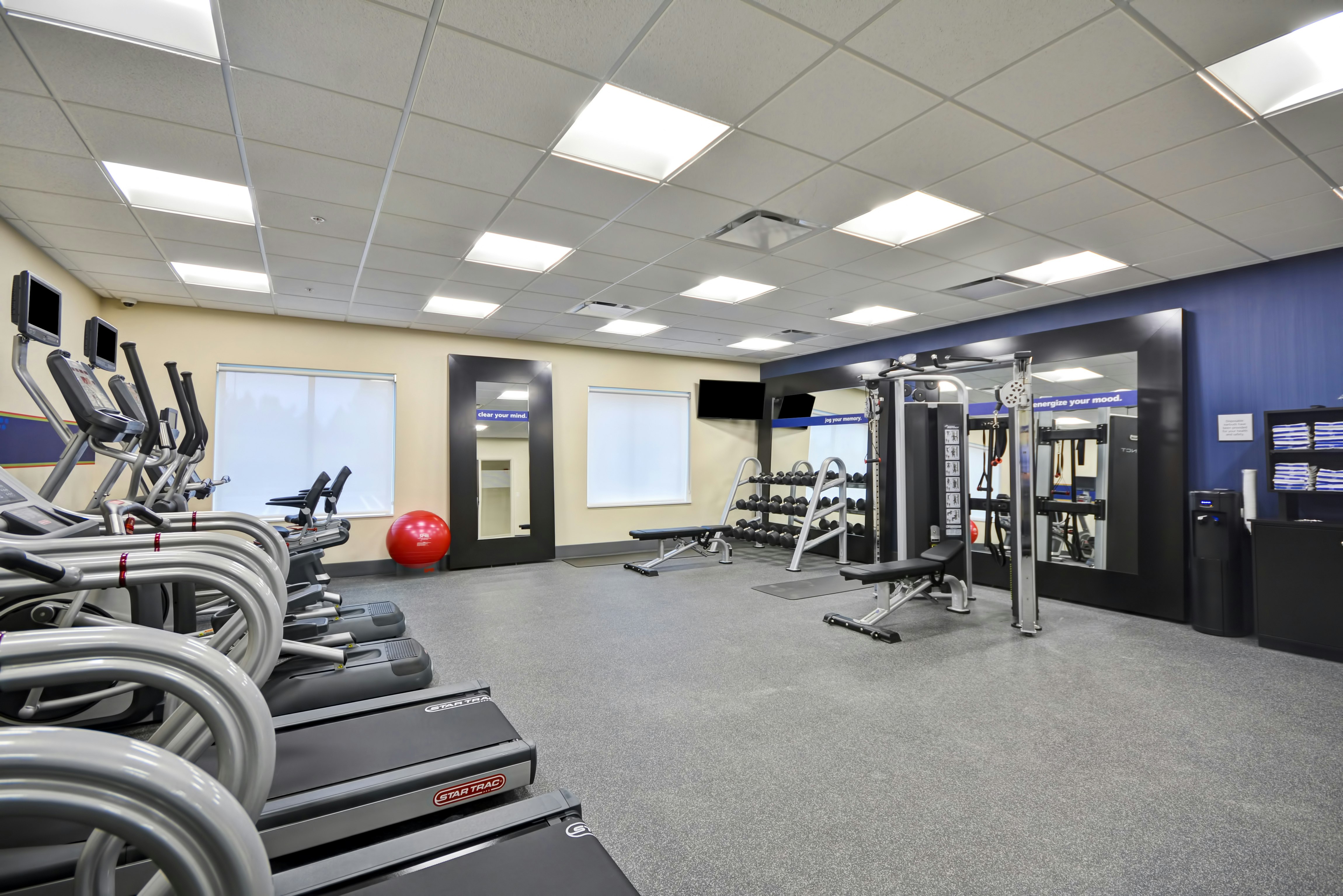 Hampton Inn Livonia Detroit 13/30