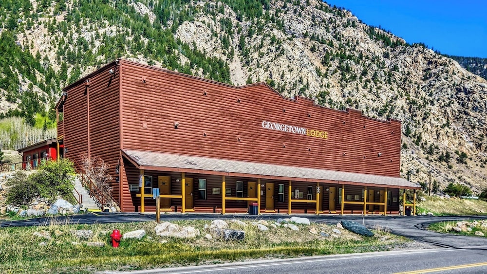 Super 8 Georgetown 4/55