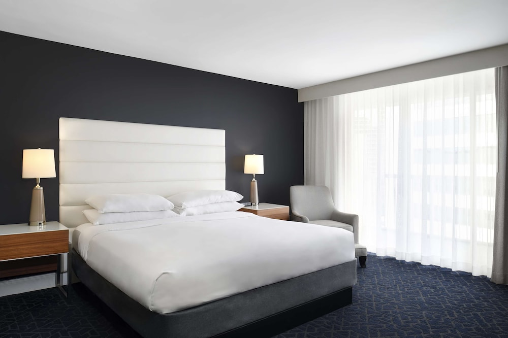 1 BEDROOM, CITY VIEW