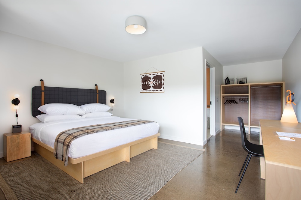 Basic, King Bed, Ground Floor