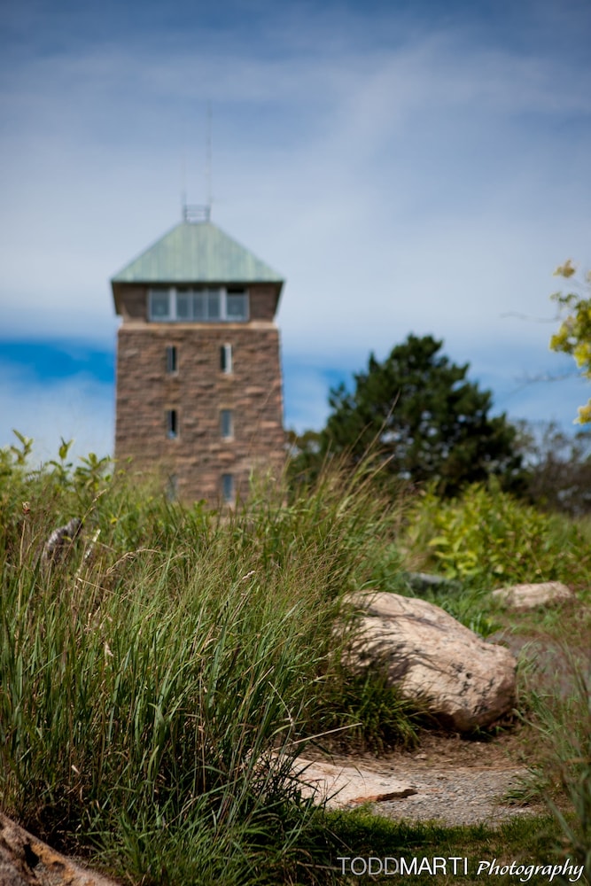 Overlook Lodge at Bear Mountain 1/38