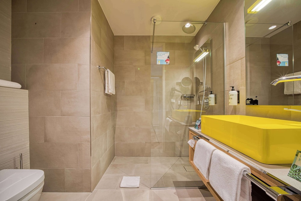 Vienna House Easy by Wyndham Amsterdam Airport 51/58