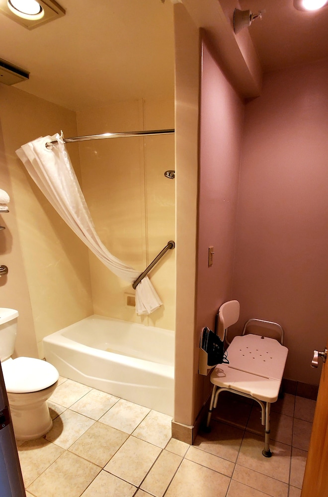 Best Western Plus Northwoods Inn 36/80