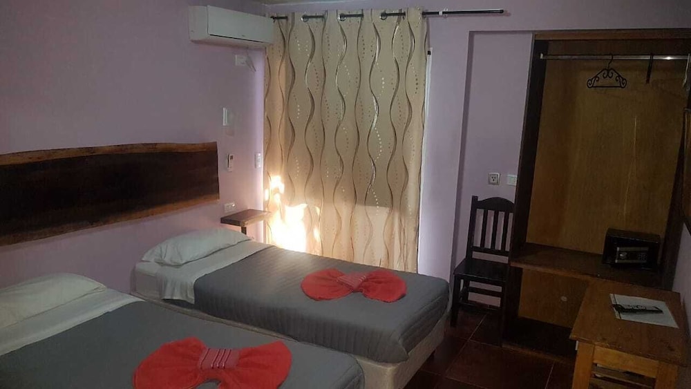 ROOM, DOUBLE BED