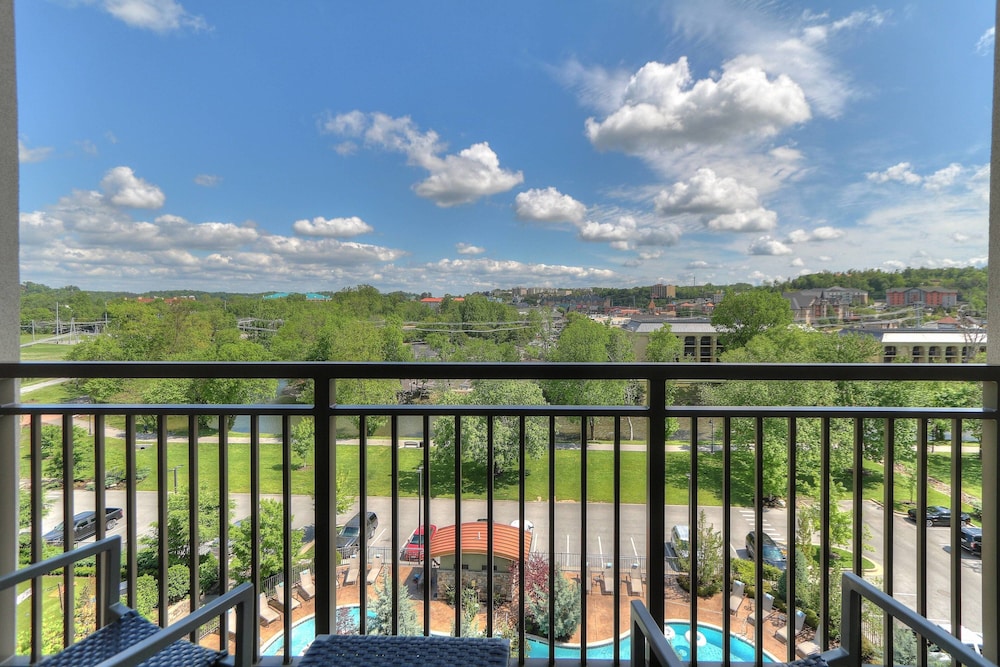 Courtyard Pigeon Forge 37/82