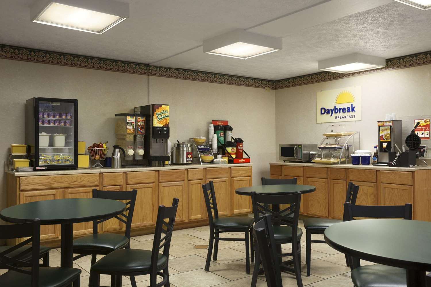 Days Inn by Wyndham Waynesboro, VA 19/27