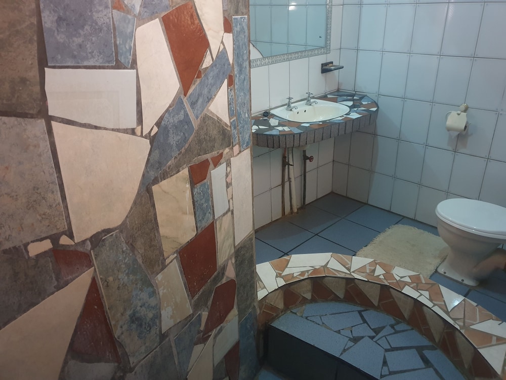 Stone Guest House 17/19