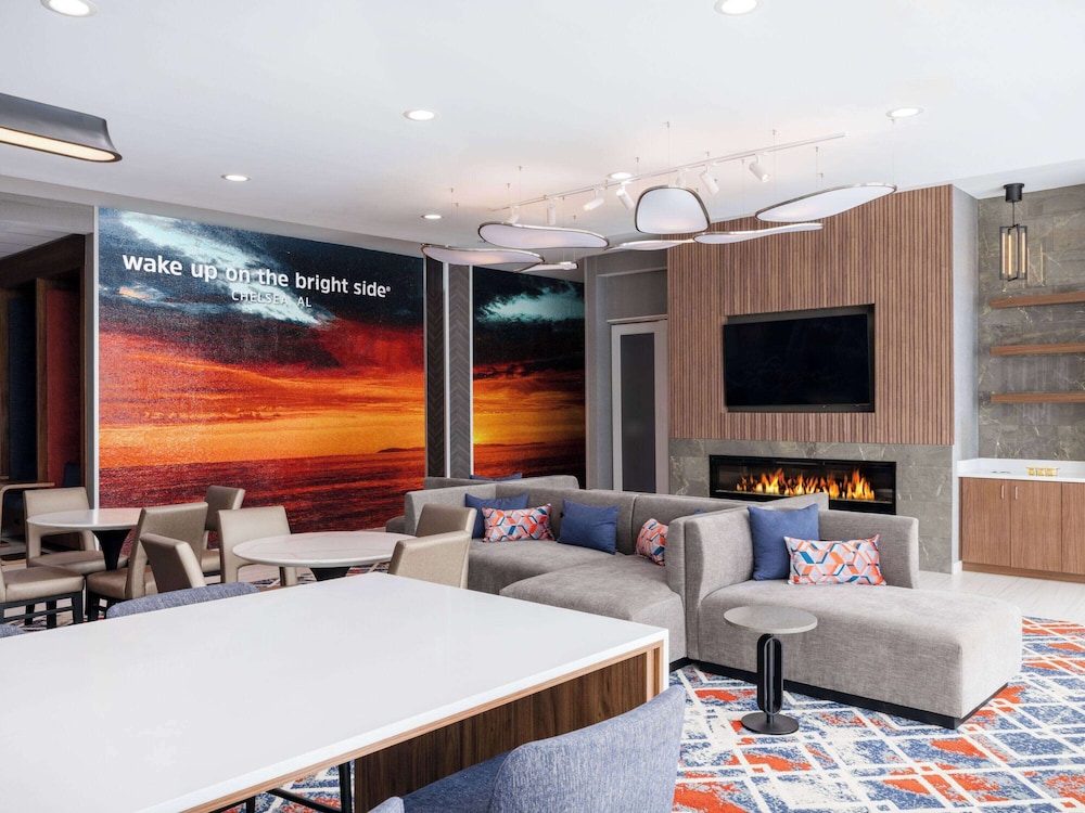 La Quinta Inn and Suites by Wyndham Chelsea 28/35
