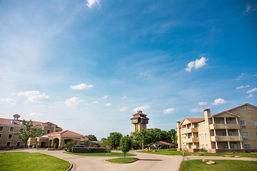 Tanglewood Resort on Lake Texoma, Ascend Hotel Collection 4/50