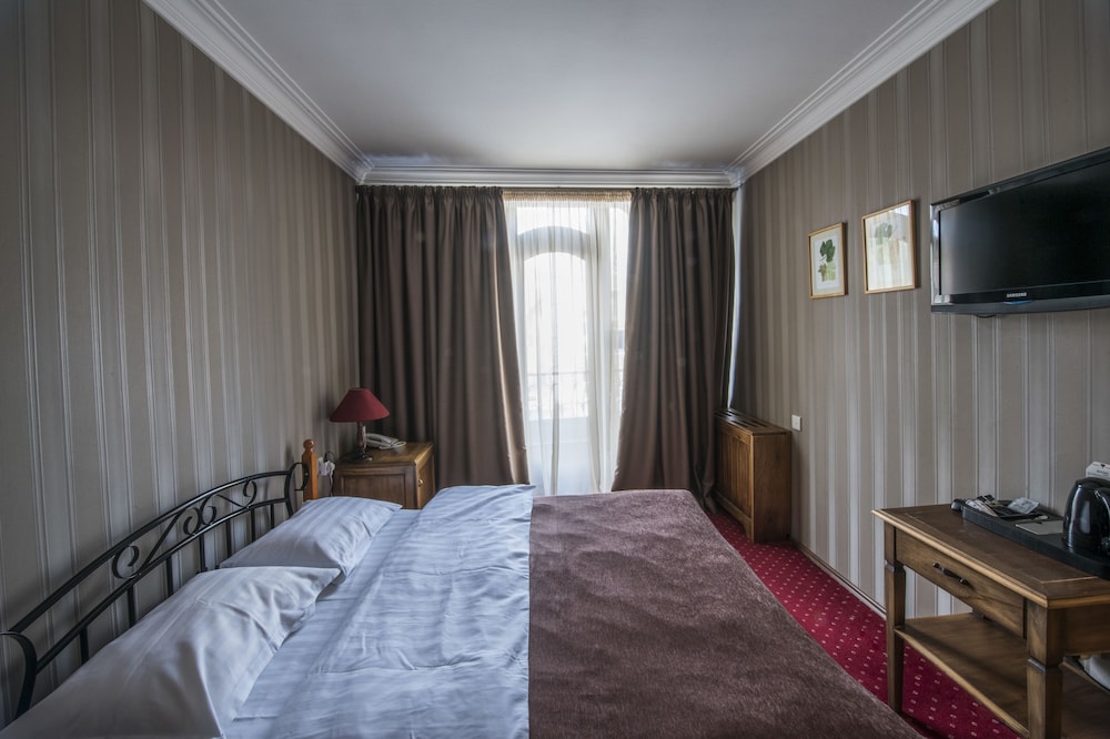STANDARD, DOUBLE BED