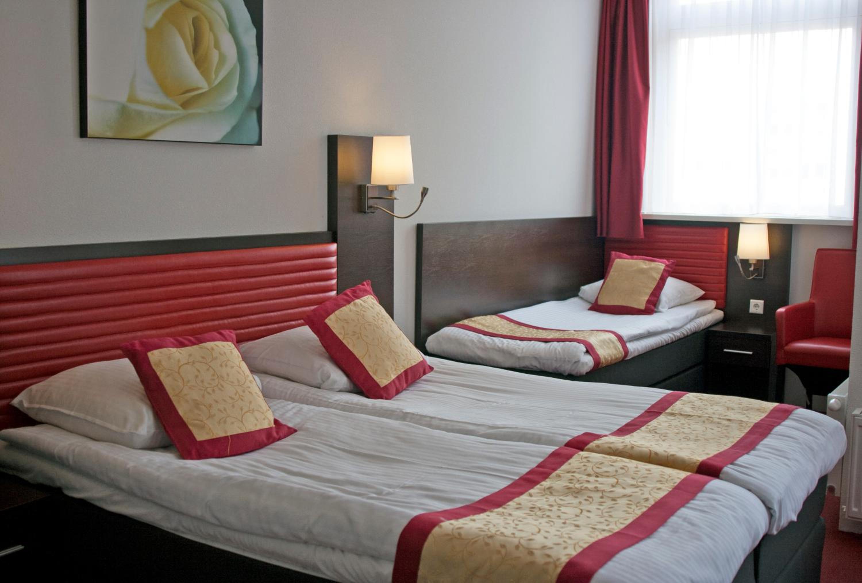 Room, Triple