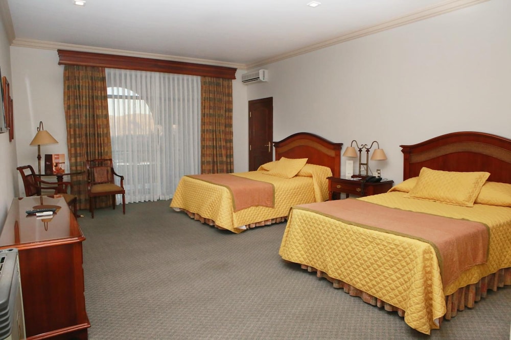 Los Parrales Hotel 16/33