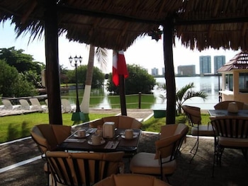 Grand Royal Lagoon 18/31