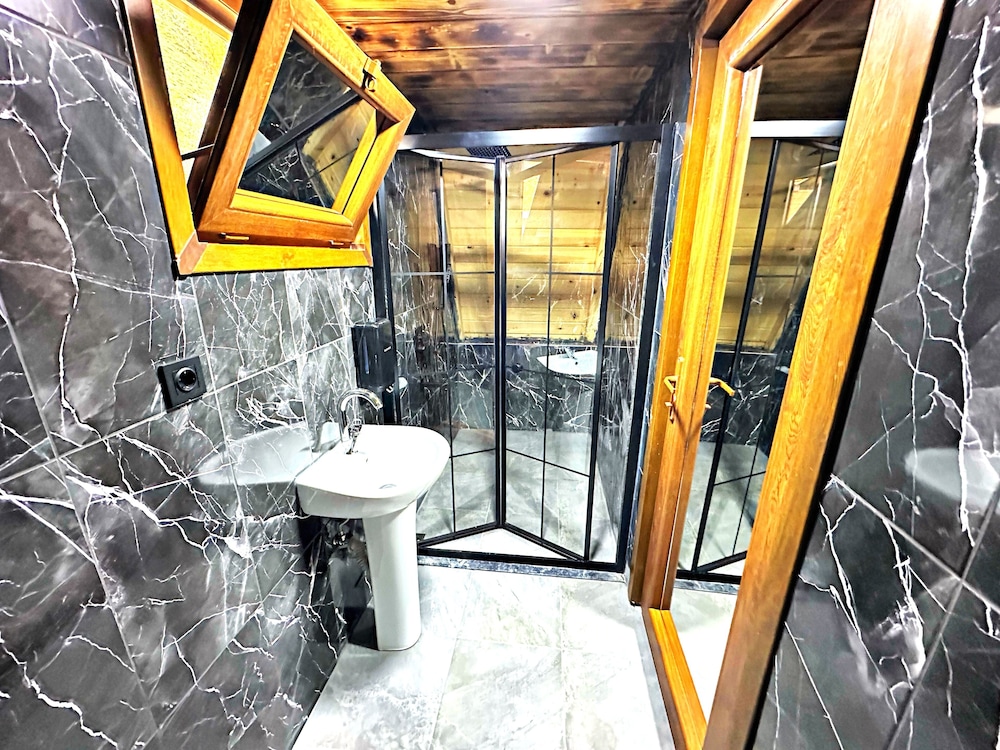 Tabiat Bungalows 48/50