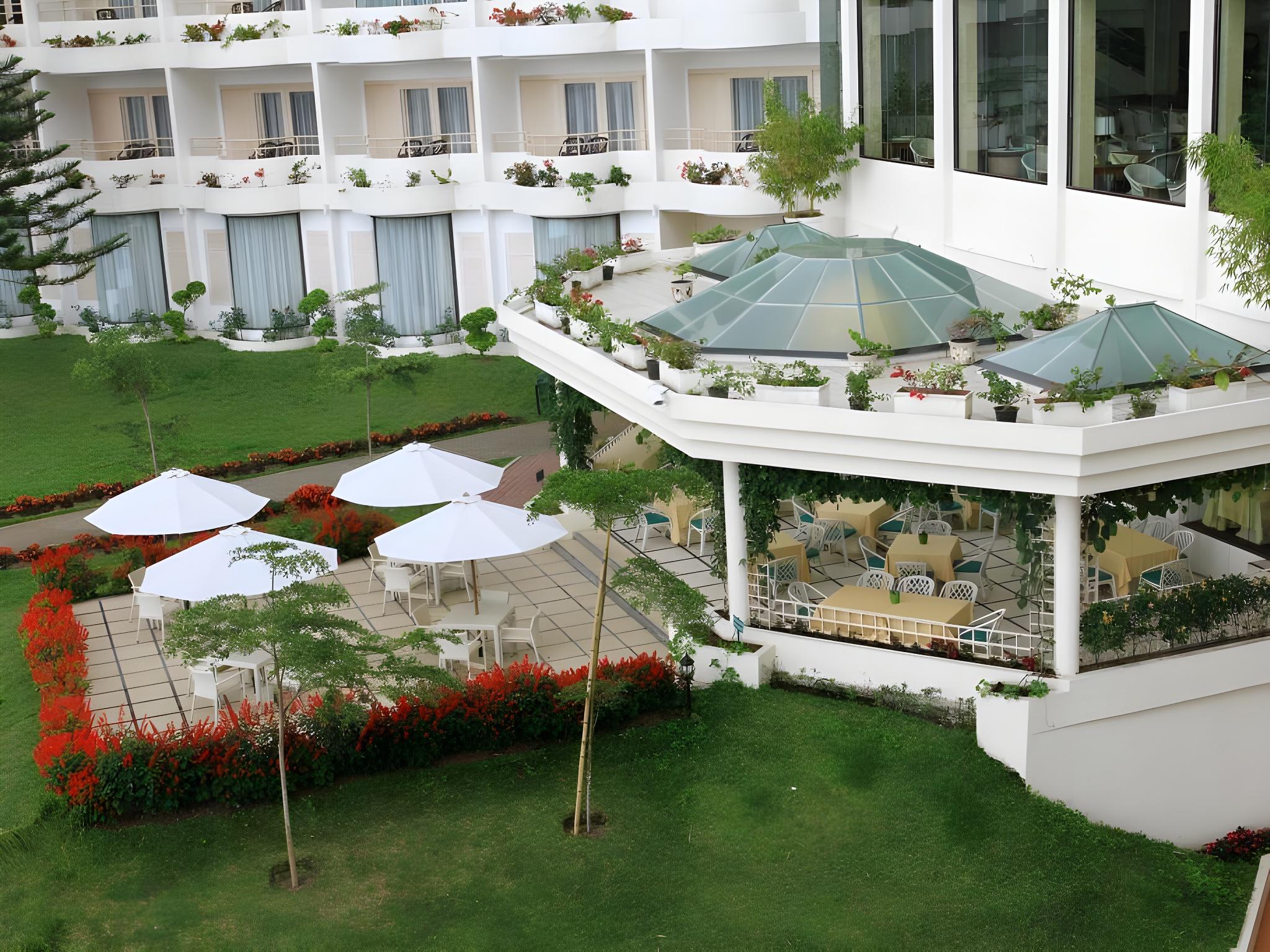 Grand Mutiara Hotel 36/48