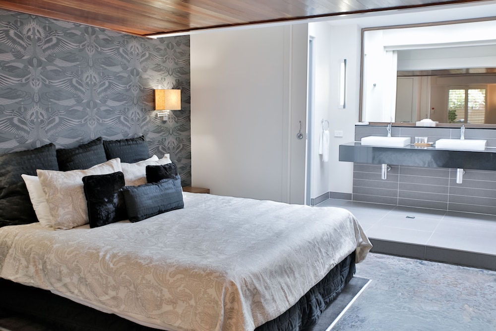 SPA, SUITE, KING BED