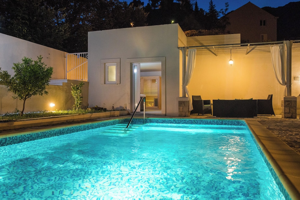 APARTMENTS VILLA ROZA 31/67