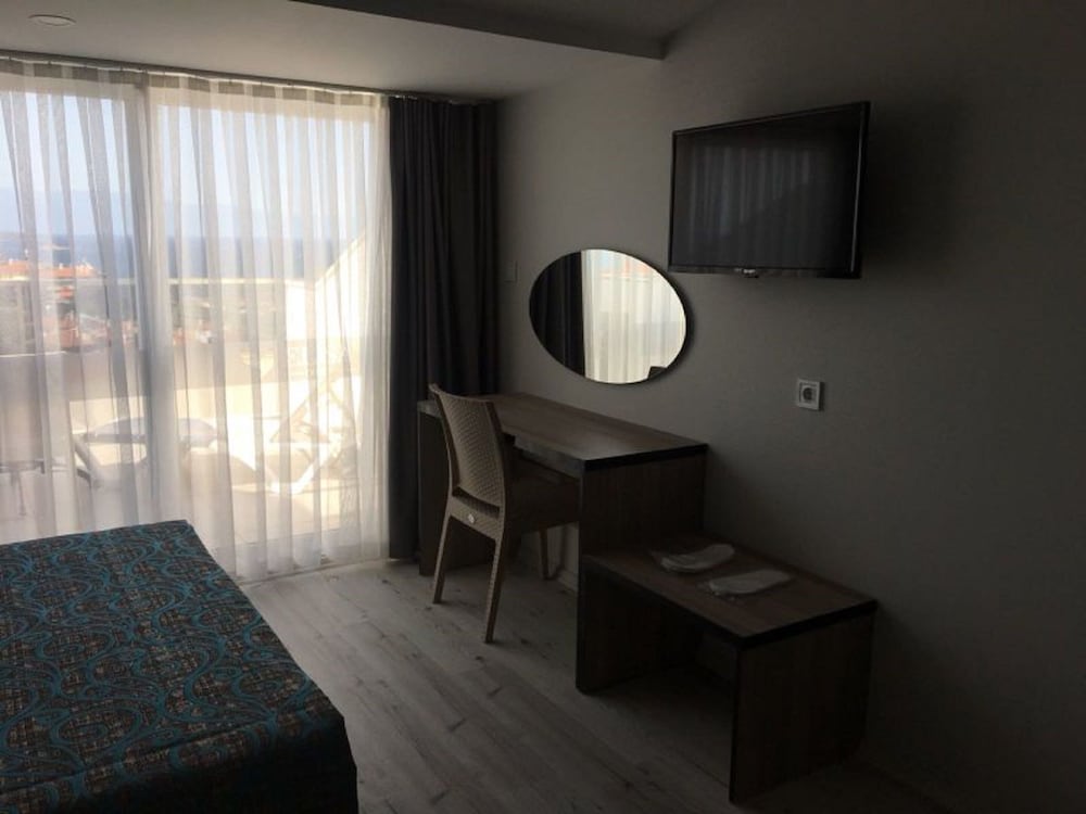 Ayvalik Elisa Otel 20/27